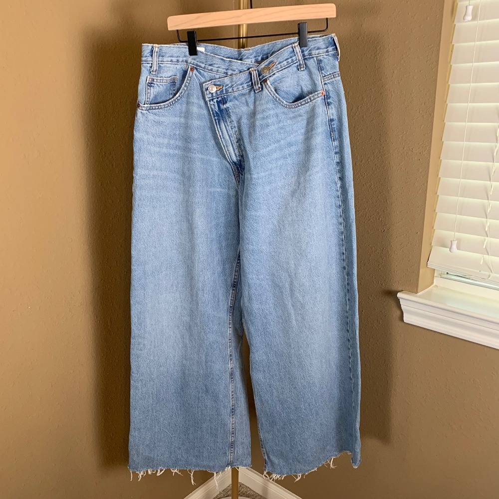 Zara High Rise Wide Leg Jeans Raw Hem Crossover Waistband Size 14